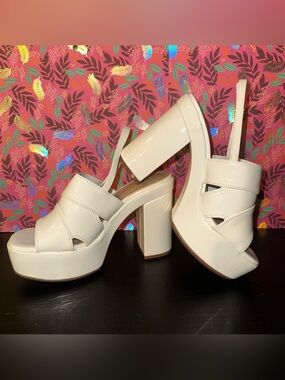 Women’s White Platform Block Heel Sandals Sz 7